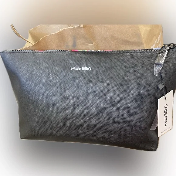 Marc Tetro Cosmetic Bag - Dog & Flowers NWT - Picture 3 of 5